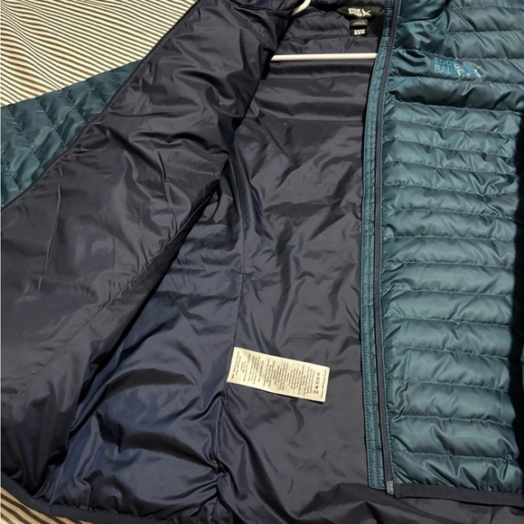 Eddie Bauer Women’s Quilted Puffer Jacket - peacock - Picture 3 of 7